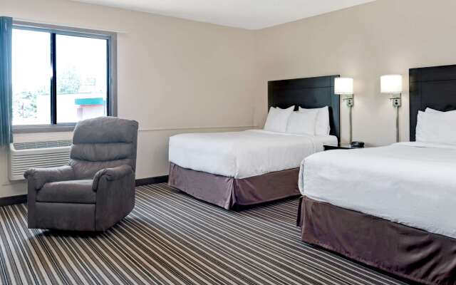 Super 8 by Wyndham Omaha I-80 West