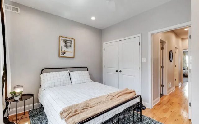 Trendy Fairmount Gem Roof Deck