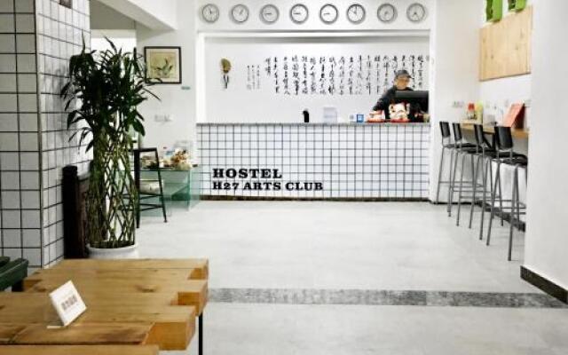 Hostel 27