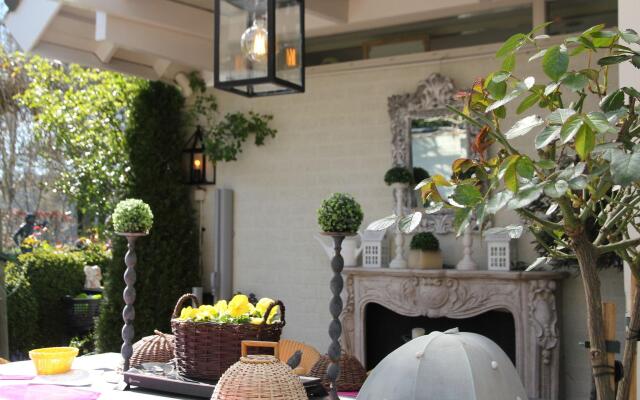 Welcoming Holiday Home in Heiloo with Sunlit Terrace