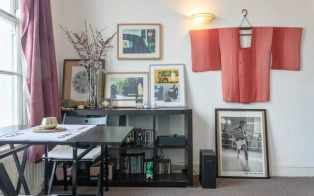 Lovely Victorian Flat for 6 in Stoke Newington