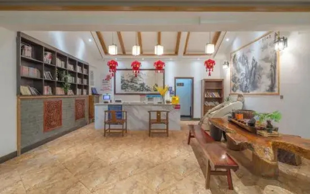 Sunshine Courtyard Inn (Jianshui Ancient City Branch)