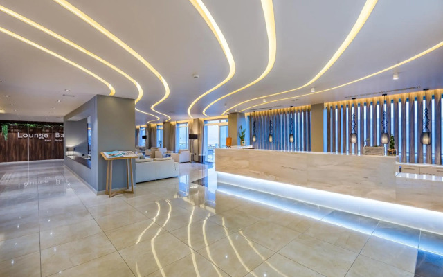 Alexandra Beach Resort & Spa