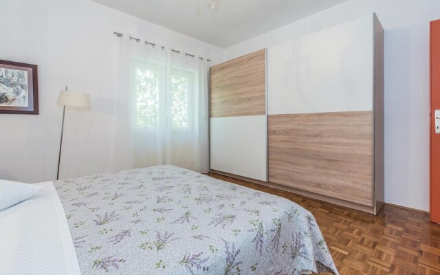 Beautiful Apartment in Vodice With Wifi and 2 Bedrooms
