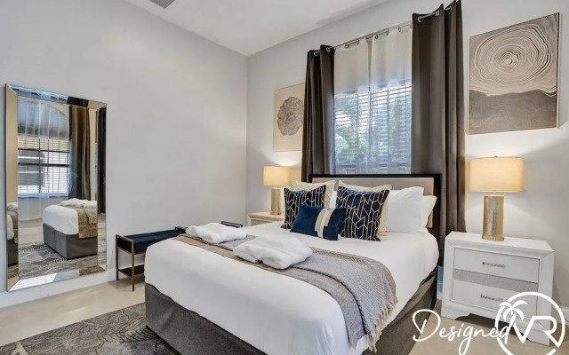 8-BR with Pool & Mini-golf & Soccer