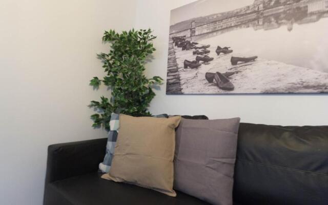 Standard Apartment by Hi5 - Madách