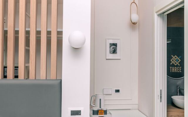 Four - Acanfora Suites