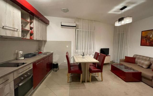 Holiday Wing Apartments