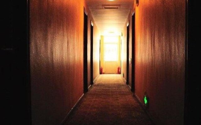 Urumqi Mangrove Forest Hotel