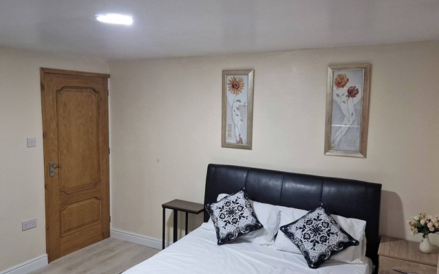 Cozy 2-bedroom Apartment in Tyseley, UK - Perfect City Retreat