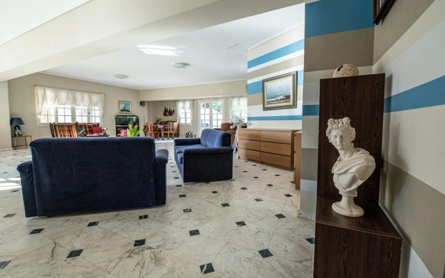 Apollo Beach Hotel