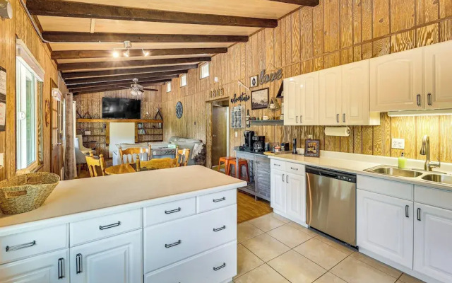 2 Mi to Dtwn: Home w/ Deck & Grill in Payson