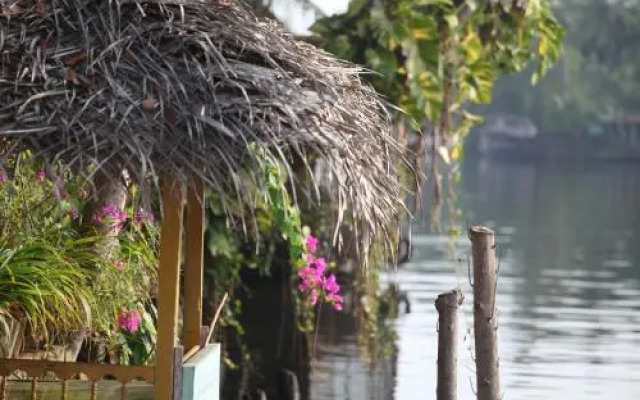 Malayalam Lake Resort