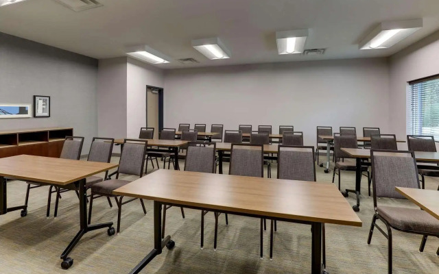 Country Inn & Suites by Radisson, Cumming, GA