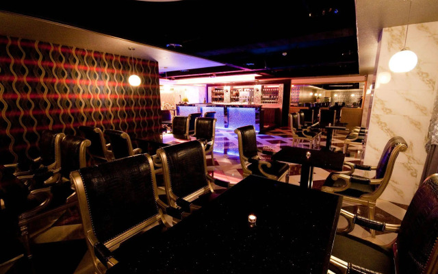 Jun Long Business Hotel