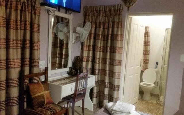 LekkeRus Guest House