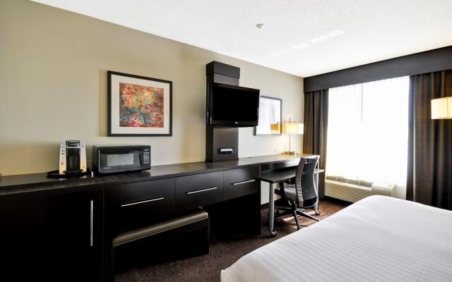 Holiday Inn Express Romulus / Detroit Airport by IHG