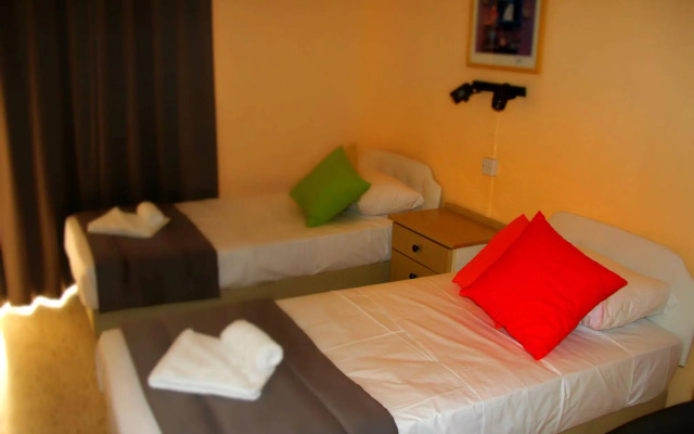 Mavina Hotel & Apartments