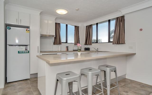 Terrific Location, Large 2BR, 2 Bath Apt