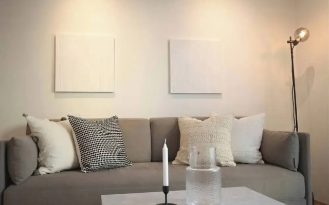 Spacious Apartment Right in the City Centre