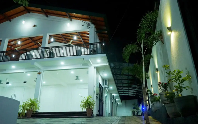 OYO 495 H M C Hotel Leisure House