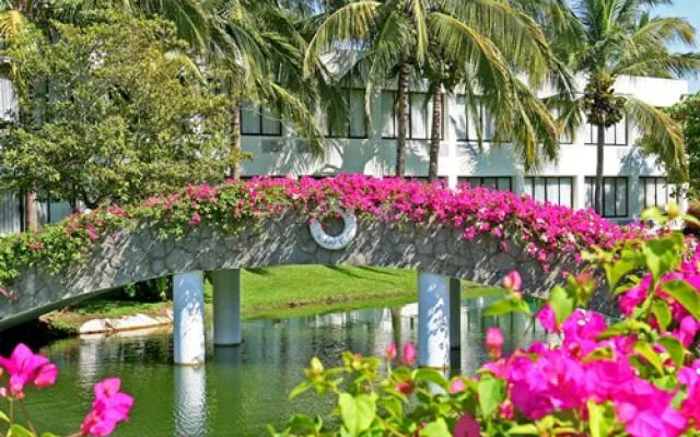 Mayan Sea Garden at Vidanta Acapulco - 5 Nights, Acapulco, Mexico