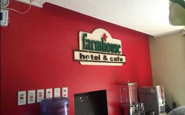 Farmhouse Hotel & Cafe