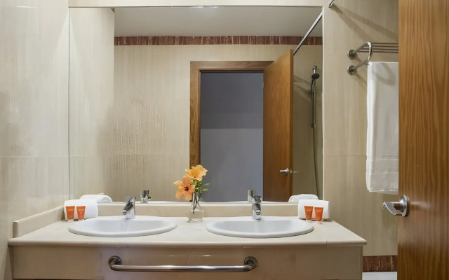 Отель Oh Nice Caledonia