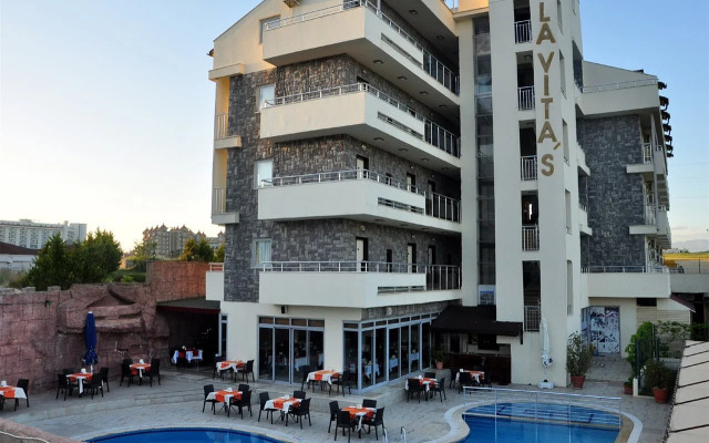 Lavitas Hotel