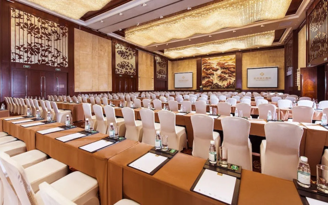 Jinji Lake Grand Hotel
