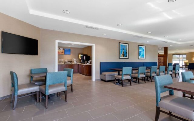 Comfort Inn & Suites Montgomery East Carmichael Rd
