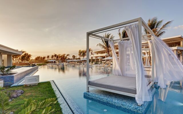 Oceana Resort & Conventions - All Inclusive