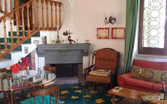 Villa L'Innominata B&B and Holiday Home