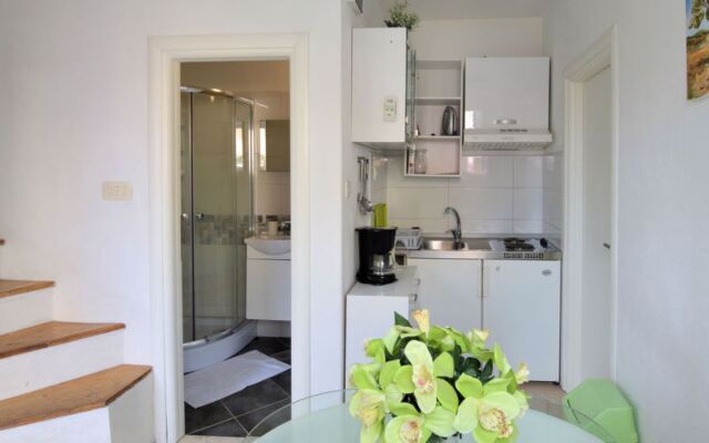 Apartment Klarić Ammoudi 26101