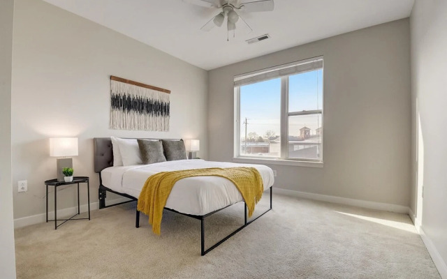 FRONTDESK 531 Virginia Ave Apts Downtown Indianapolis