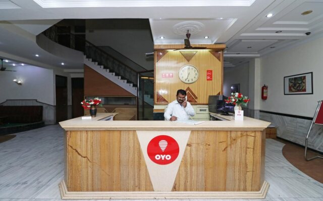 OYO 12419 Hotel Silver Shine