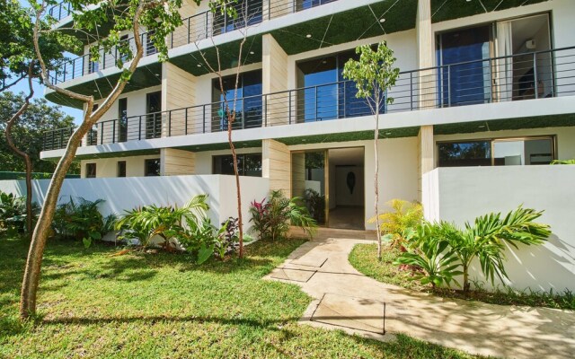 Brava Towers 101 Swim up By Lockey