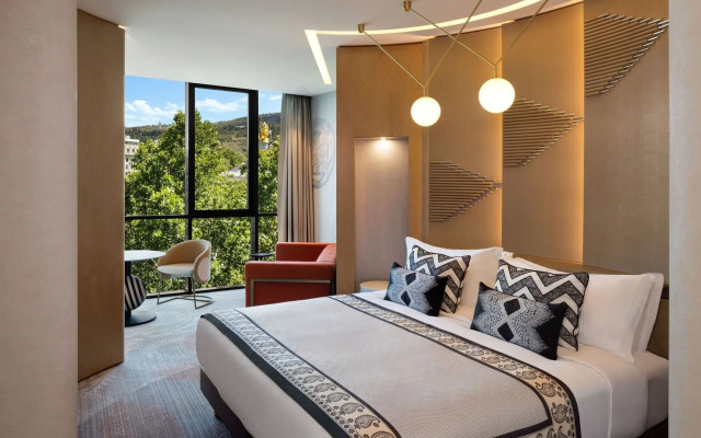 Paragraph Freedom Square, A Luxury Collection Hotel, Tbilisi