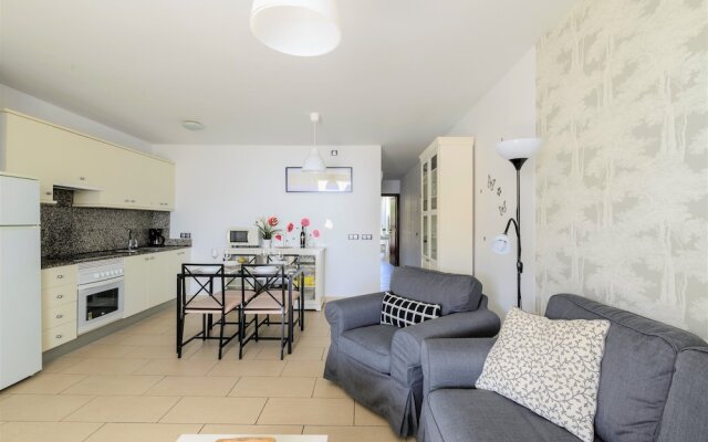 Apartment Poris with Sea View and Pool