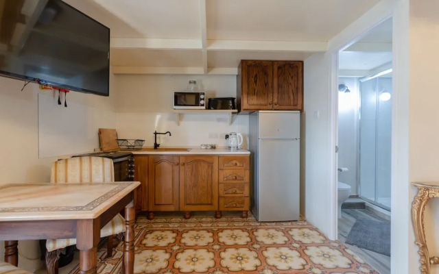 Maleth Inn Guest House