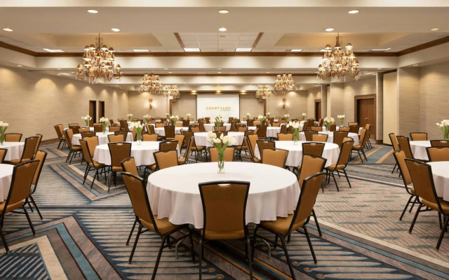 Courtyard by Marriott Farmington