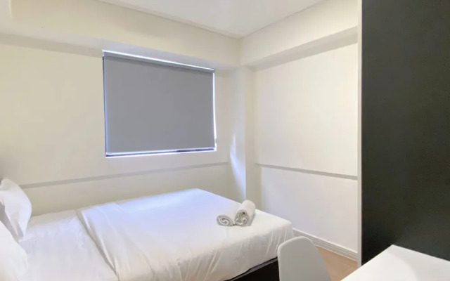 Comfort 2Br With Work Space At Meikarta Apartment