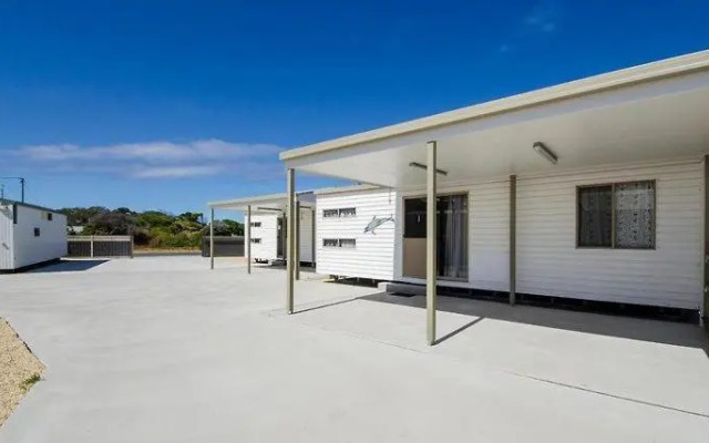 Rocks Retreat Cabin - Seal