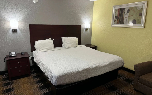 Travelodge Airport Platte City