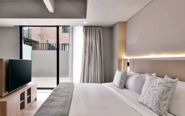 w Illustrious 1BR w/ Great Balcony in Unicentro