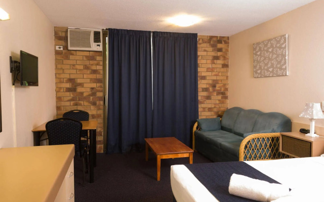 Lancaster Court Motel