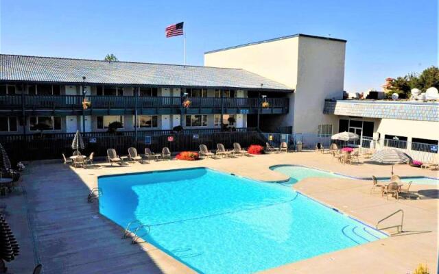 Richland Riverfront Hotel and Conference Center, Ascend Hotel Collection