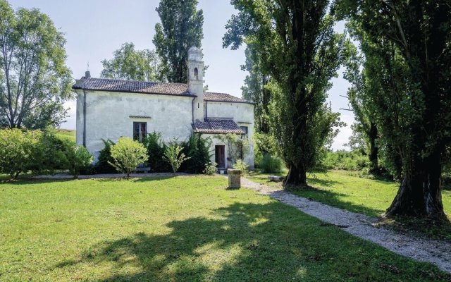 Stunning Home in Taglio di Po RO With 2 Bedrooms, Wifi and Outdoor Swimming Pool