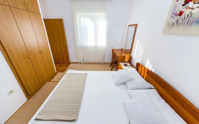 Petin - 5m From the sea - A2