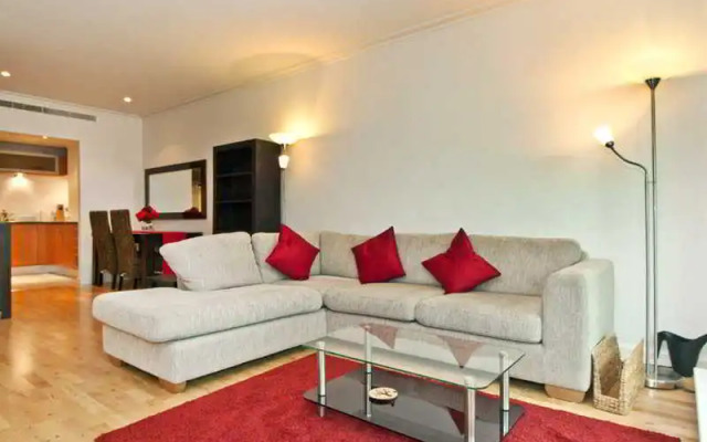 Discovery Dock Apartments East by Primestay London